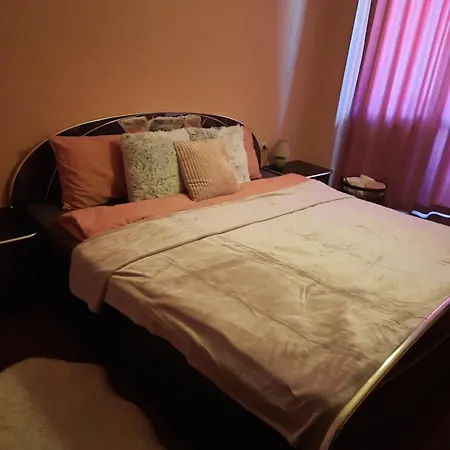 Eleny Apartment *